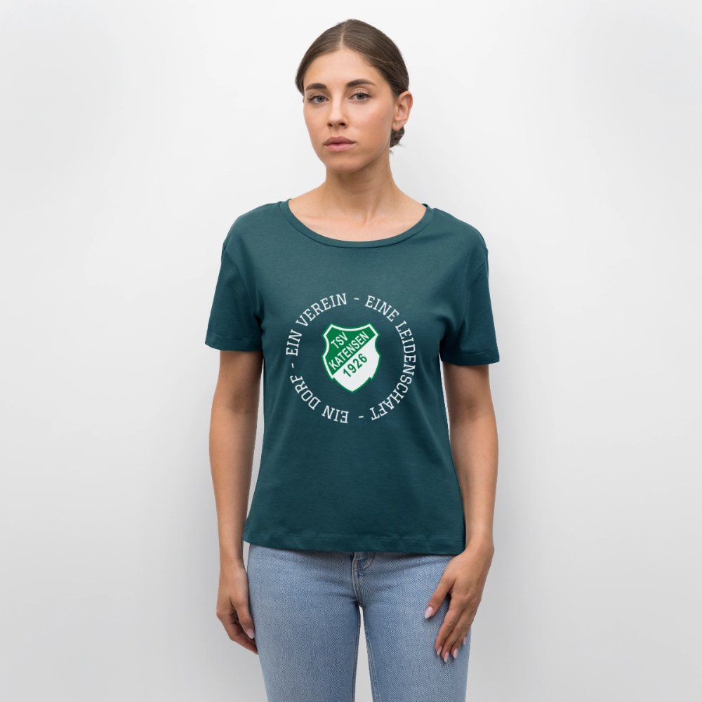 TSV Katensen Relaxed Rundhals Frauen Bio-T-Shirt "Ein Dorf" - Dunkles Petrol